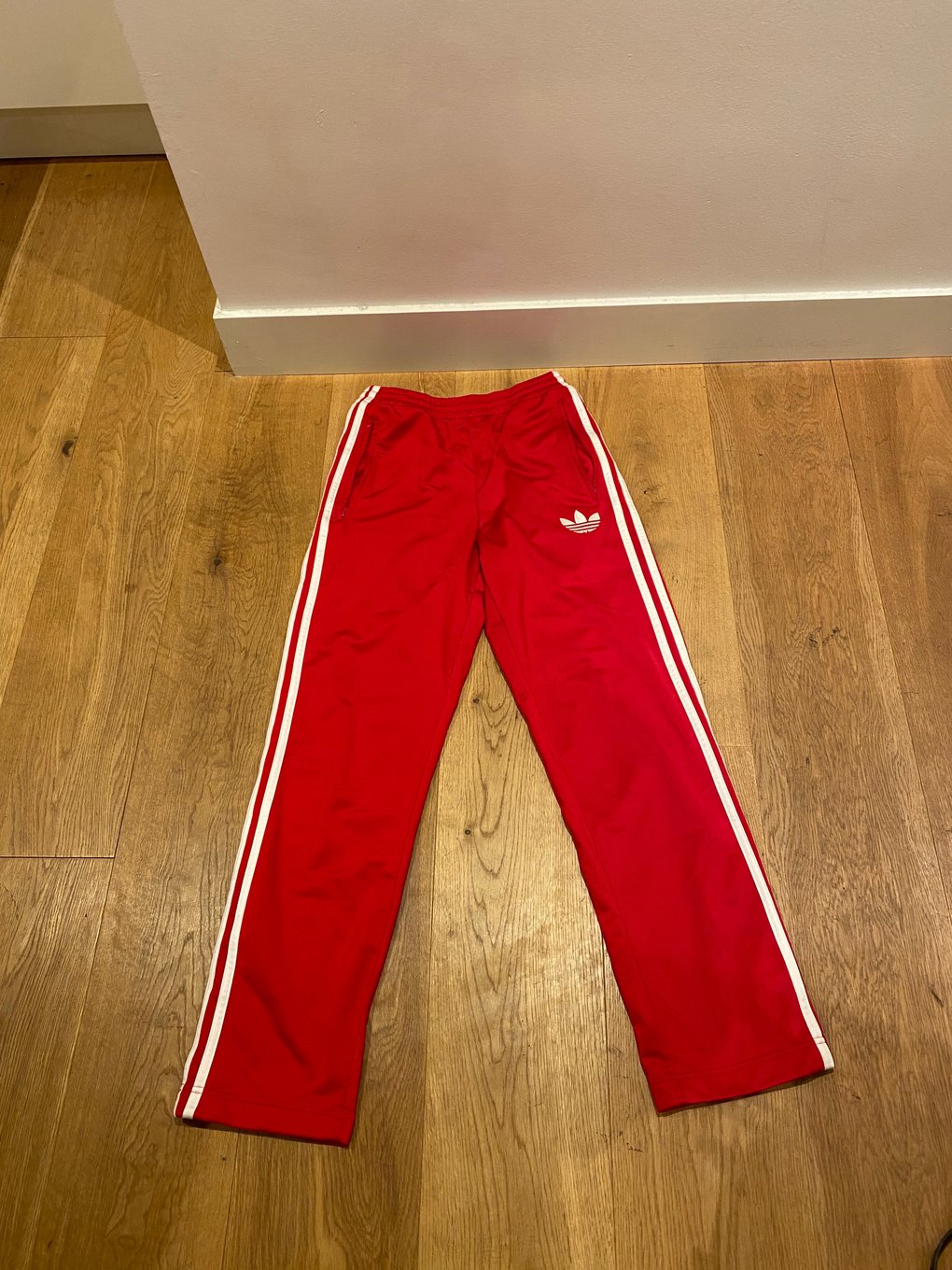 Rode Adidas trainingsbroek