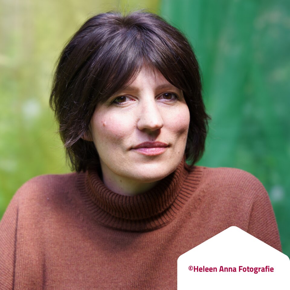 Portretfoto van Leonieke Baerwaldt gemaakt door Heleen Anna Fotografie